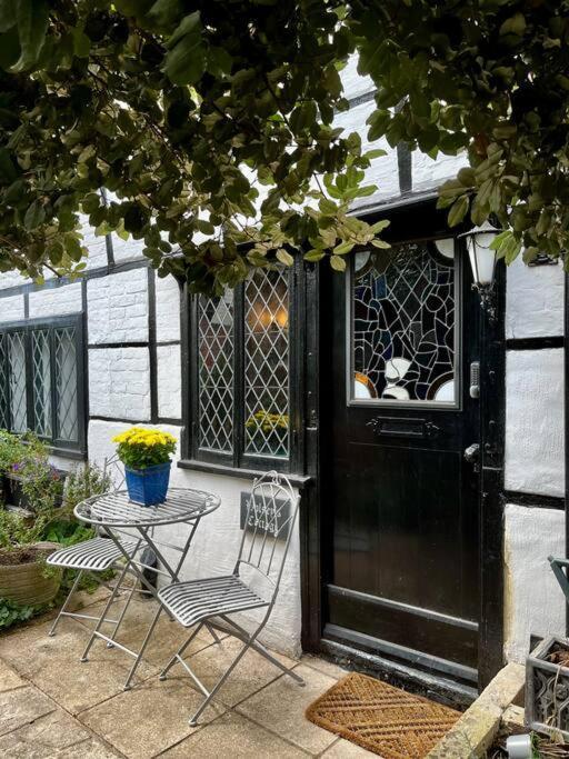 15Th Century Tiny Character Cottage-Henley Centre Экстерьер фото