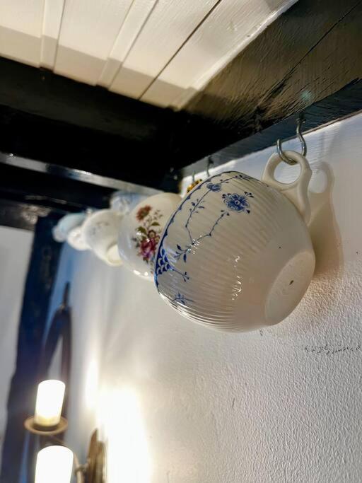 15Th Century Tiny Character Cottage-Henley Centre Экстерьер фото