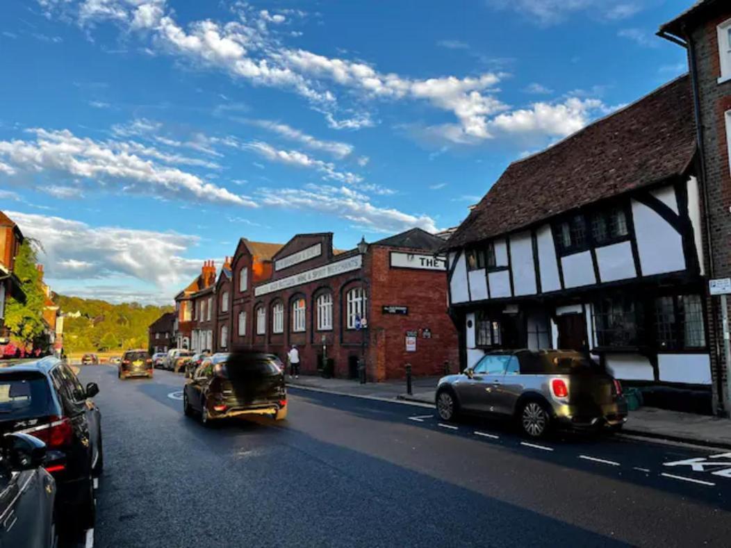 15Th Century Tiny Character Cottage-Henley Centre Экстерьер фото