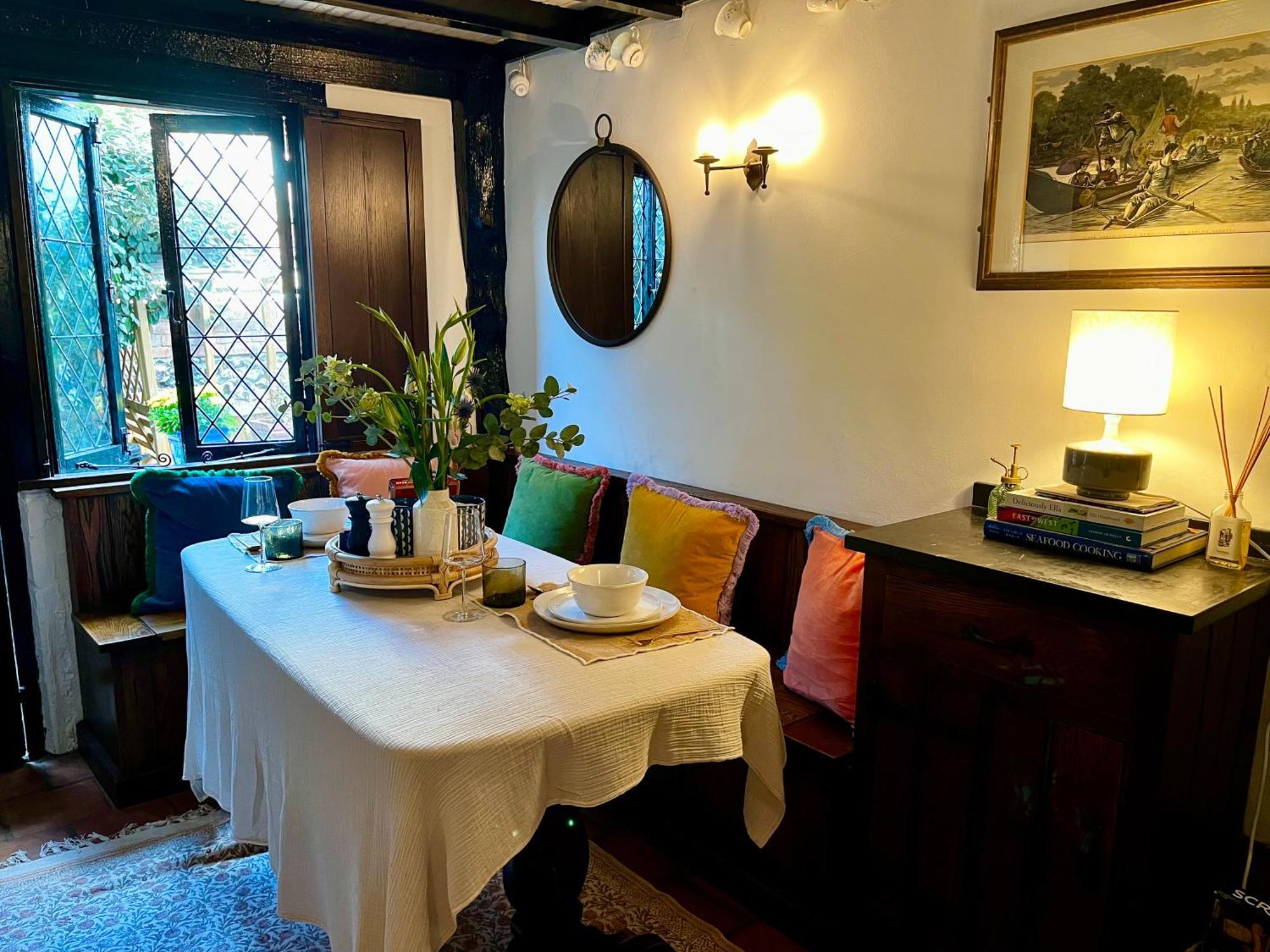 15Th Century Tiny Character Cottage-Henley Centre Экстерьер фото