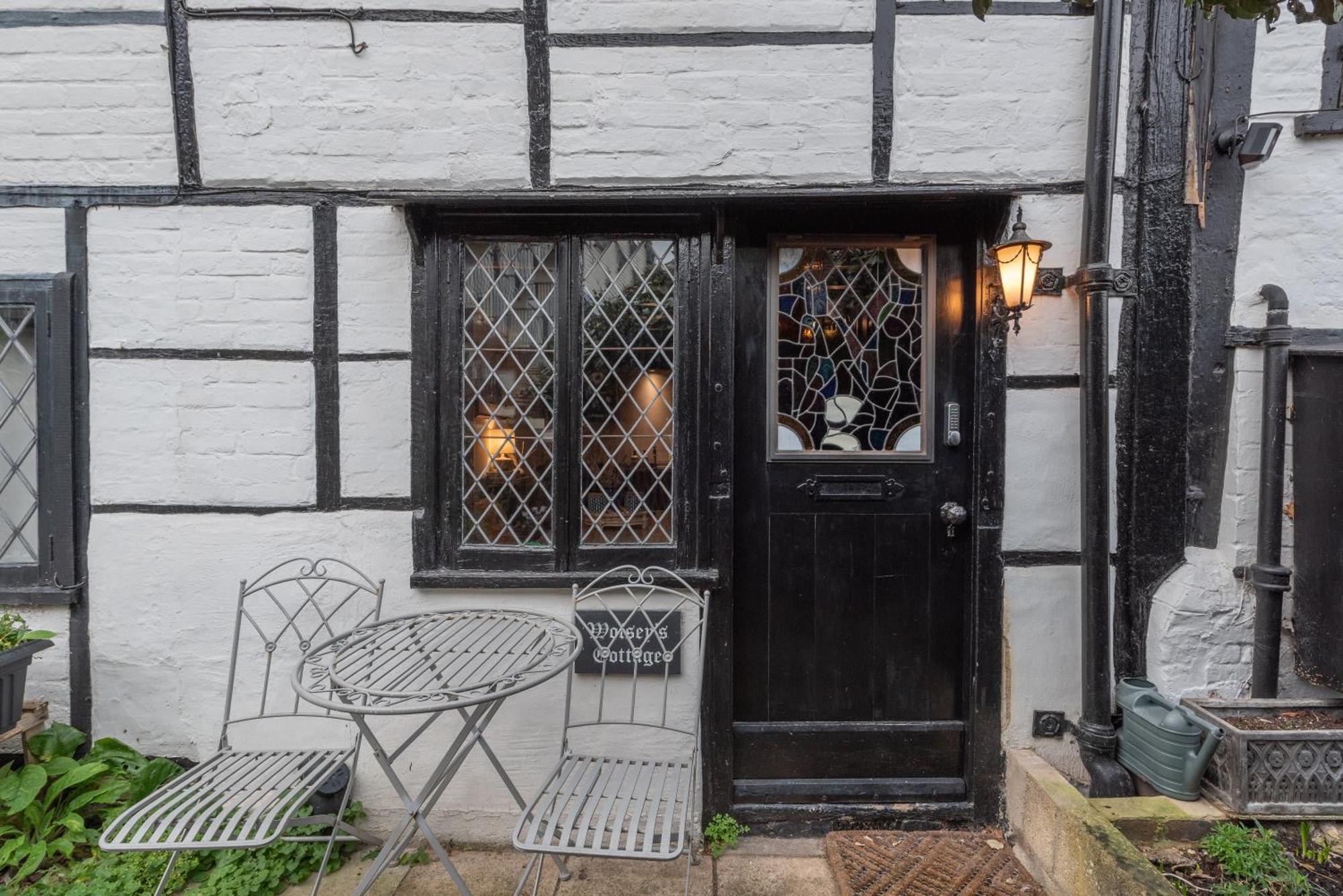 15Th Century Tiny Character Cottage-Henley Centre Экстерьер фото