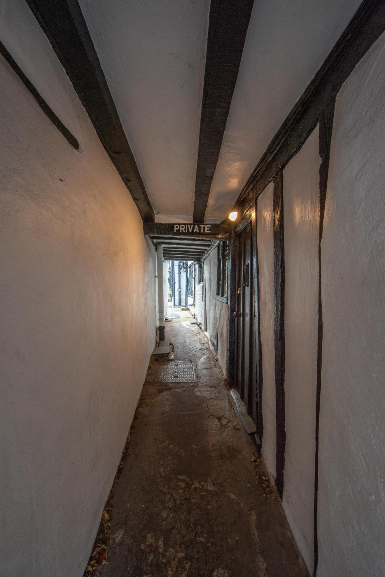 15Th Century Tiny Character Cottage-Henley Centre Экстерьер фото