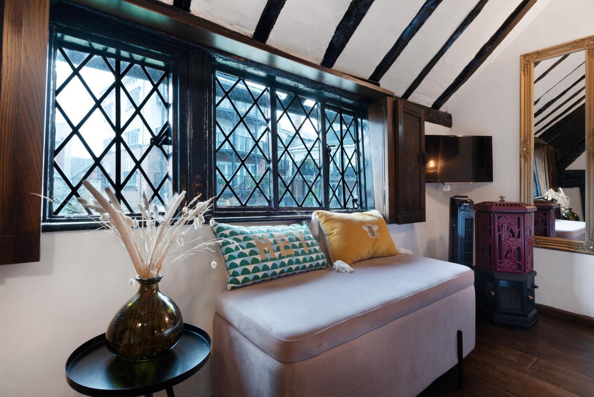 15Th Century Tiny Character Cottage-Henley Centre Экстерьер фото