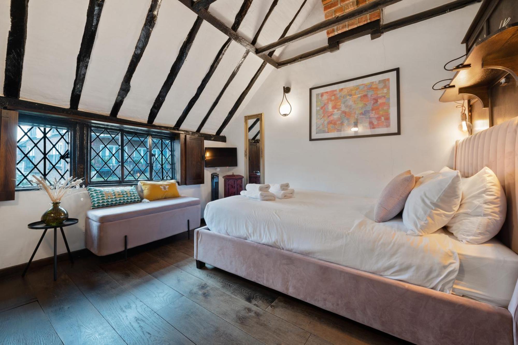 15Th Century Tiny Character Cottage-Henley Centre Экстерьер фото