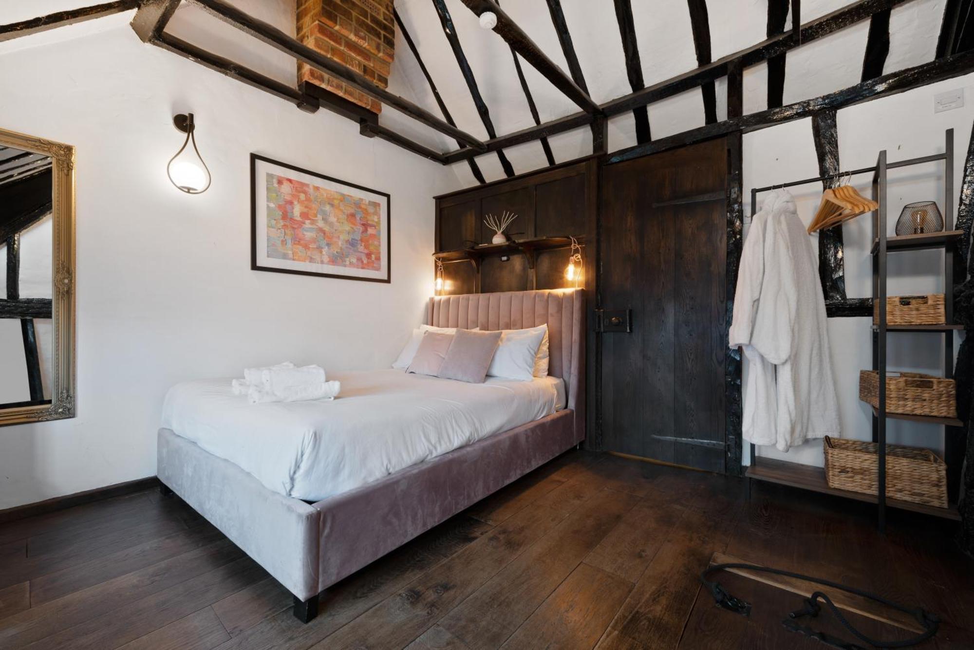 15Th Century Tiny Character Cottage-Henley Centre Экстерьер фото