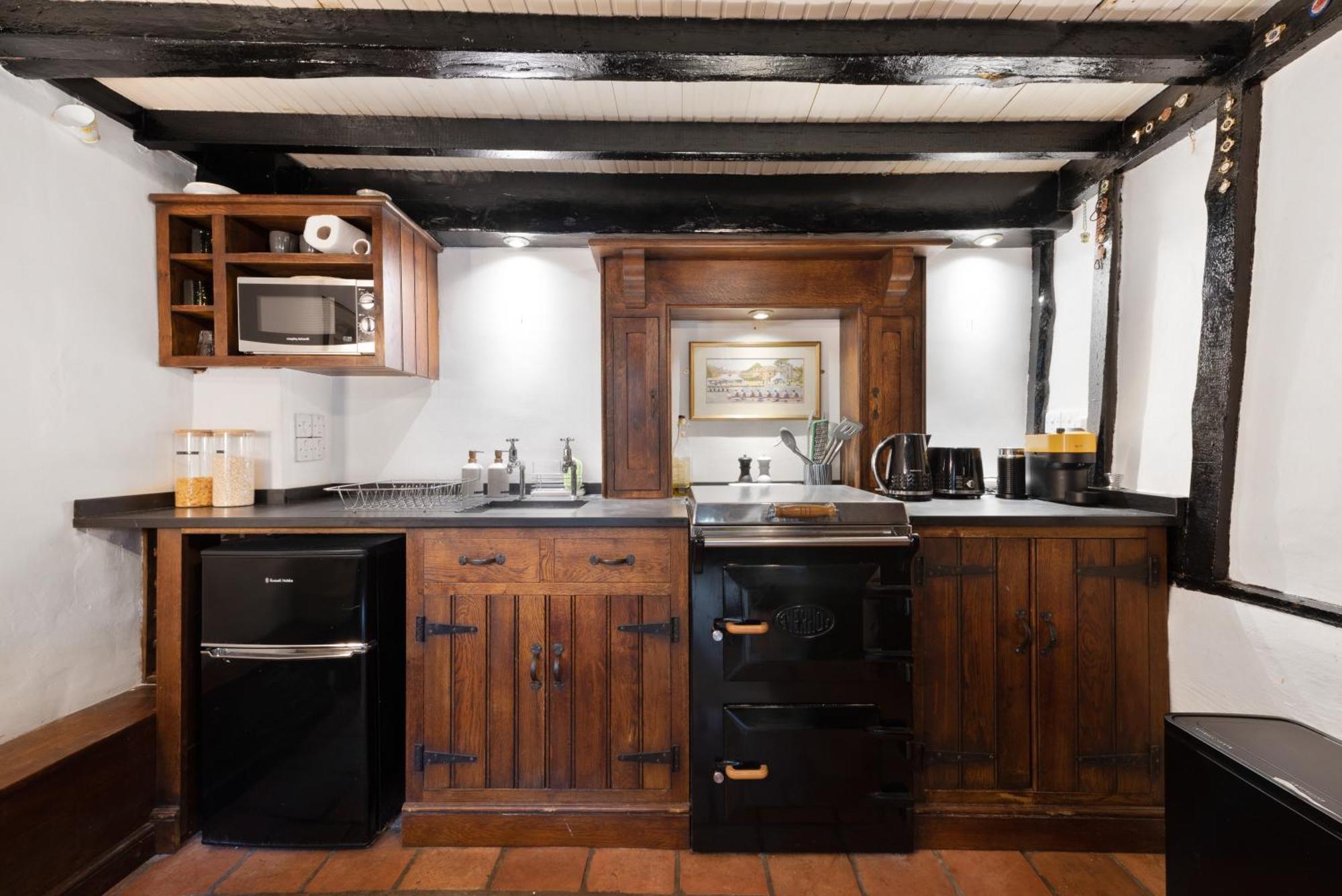 15Th Century Tiny Character Cottage-Henley Centre Экстерьер фото